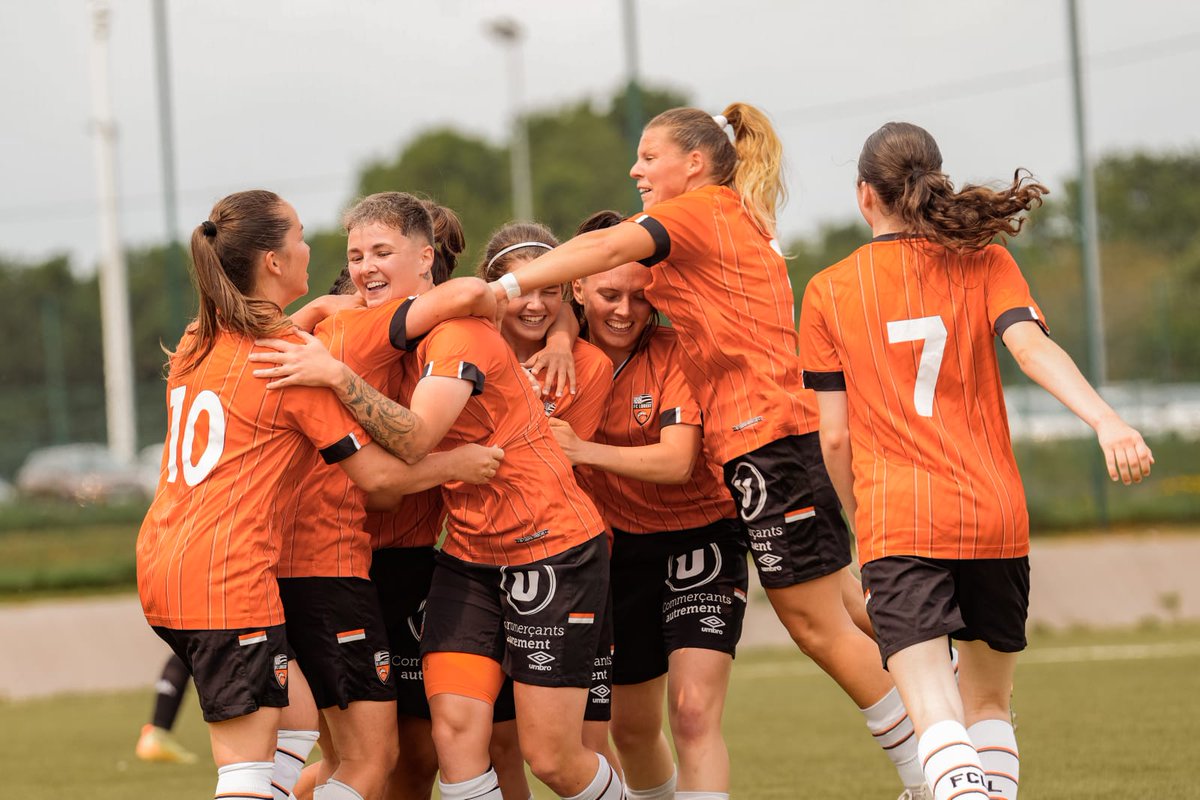 • Montée de l'équipe masculine en Ligue 1 ✅
• Montée de la réserve en N2 ✅
• Montée de l'équipe féminine en D3F ✅

𝟮𝟬𝟮𝟱, quelle belle année pour le football lorientais 🧡🖤.