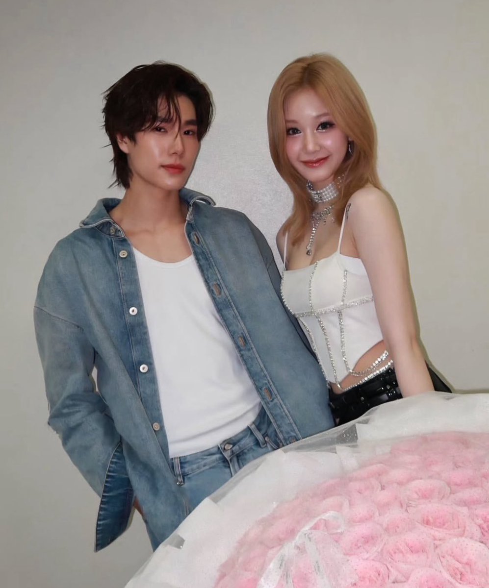 BABYMONSTER Pharita with Thai actor Phuwin!