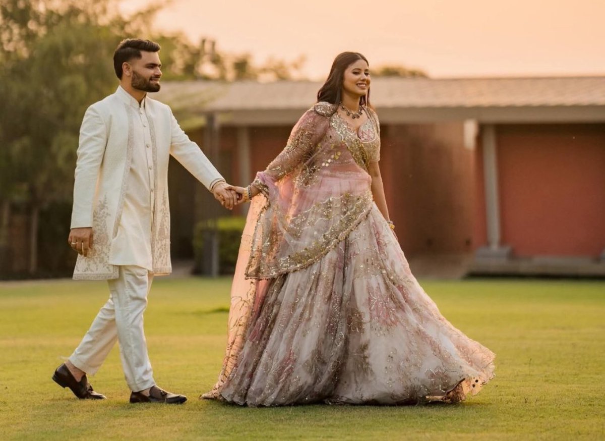 बिना किसी PR के आज सब जगह rinku singh  और  priya saroj छा गए . कैसी लगी तस्वीर ?