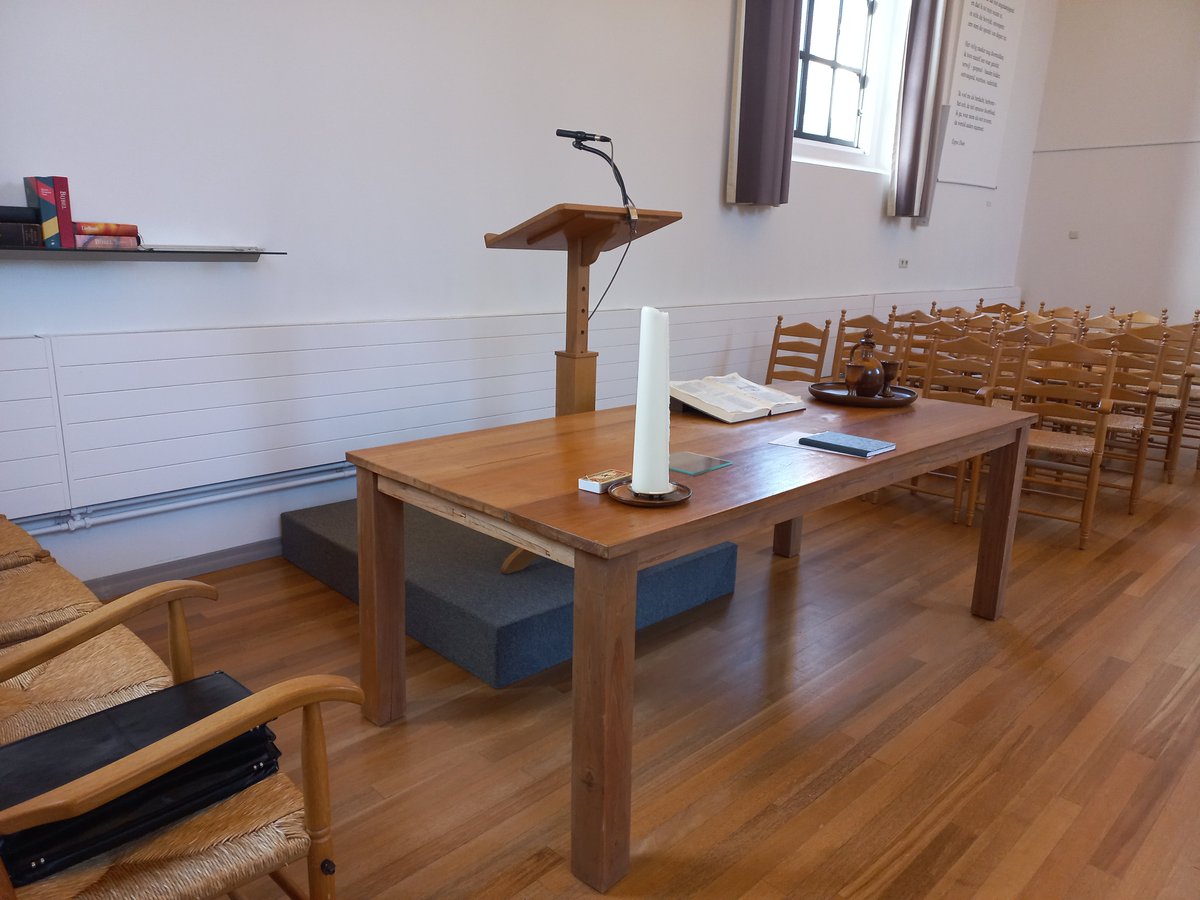 Goedenavond, het is een pinksterzondag met veel buien.
Vanmorgen had ik dienst in Heerenveen en werd uitgenodigd voor de lunch na de dienst.