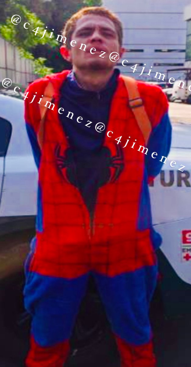Carlos Jiménez (@c4jimenez) on Twitter photo CAE SPIDER-MAN, TRAFICANDO
Juan Carlos Sánchez
Andaba con sus traje del hombre araña traficando marihuana en <a href="/AlcCuauhtemocMx/">Alcaldía Cuauhtémoc</a>
Agentes de <a href="/SSC_CDMX/">SSC CDMX</a> lo persiguieron.
Intentó huir, pero lo alcanzaron y detuvieron.
Así acabó en <a href="/FiscaliaCDMX/">Fiscalía CDMX</a> CAE SPIDER-MAN, TRAFICANDO
Juan Carlos Sánchez
Andaba con sus traje del hombre araña traficando marihuana en <a href="/AlcCuauhtemocMx/">Alcaldía Cuauhtémoc</a>
Agentes de <a href="/SSC_CDMX/">SSC CDMX</a> lo persiguieron.
Intentó huir, pero lo alcanzaron y detuvieron.
Así acabó en <a href="/FiscaliaCDMX/">Fiscalía CDMX</a>