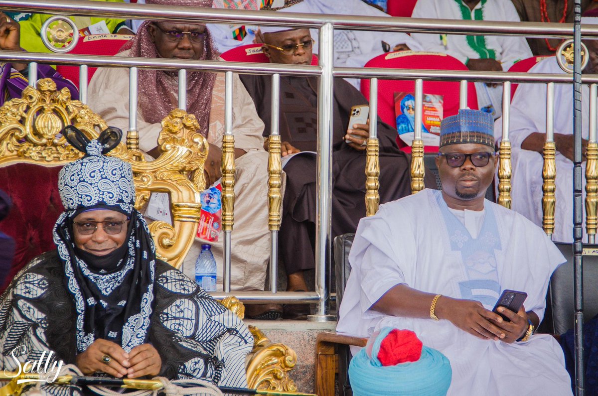Ziliyaxx's tweet photo. Day 2: Sallah Parade

Sallah celebration series from Kogi State.
Comrade Abdullahi Adamu (@ComradeAAdamu) joins other dignitaries at the Muhammadu Buhari Sq. Lokoja 
.
.
.
.
.
.
Eid Mubarak #EidulAdha2025 #EidAlAdha2025 Nigeria https://t.co/yhjYUYpNXI