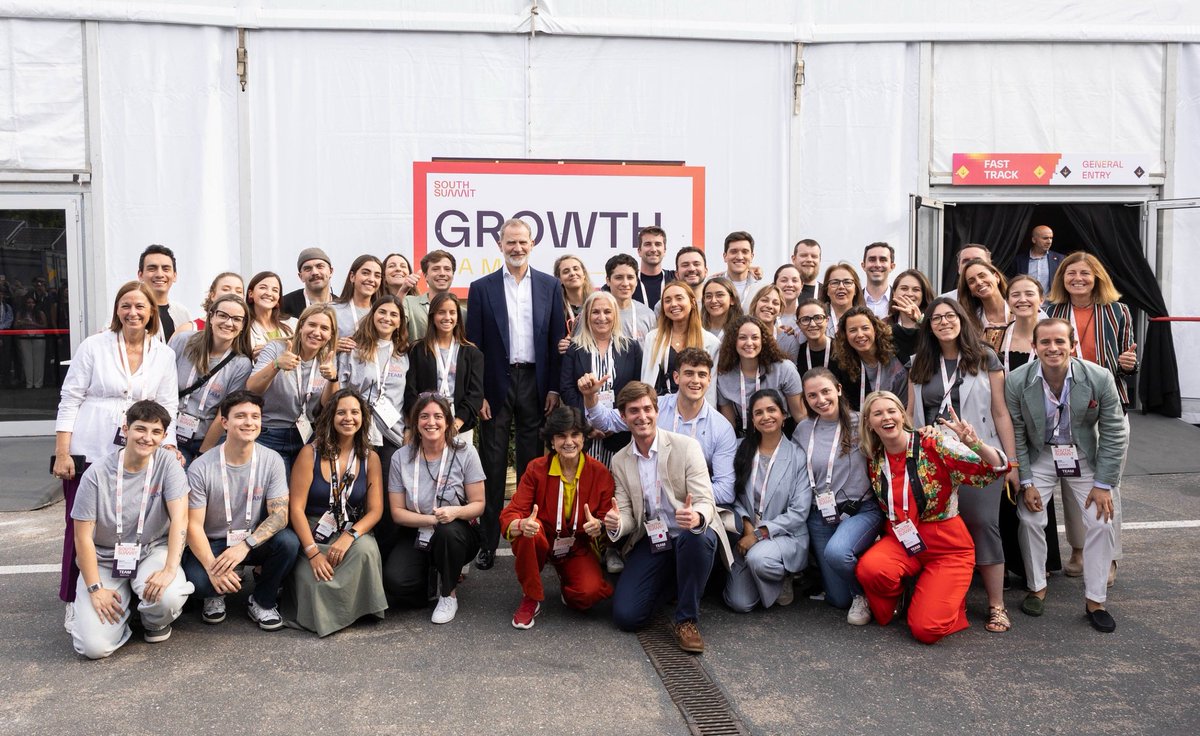 After hours of work, thousands of friendly faces attended #SouthSummit25, including His Majesty King Felipe VI. This is the true meaning of being In Motion: the people at the center and a team that, after having traveled the world, always returns to its starting point: Madrid. 💚