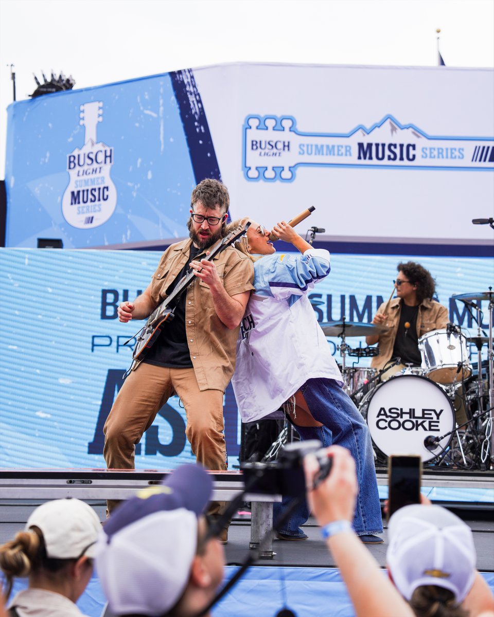 Country is taking over the track &amp; Ashley Cooke is getting the good times going! 🎸🍻
