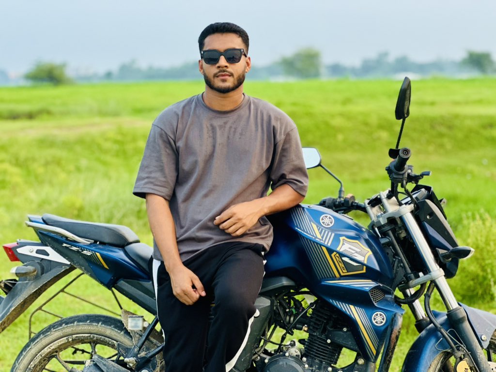 pathan_biplob's tweet photo. Eid day 2.💫🖤 https://t.co/8LgxFkuK0w