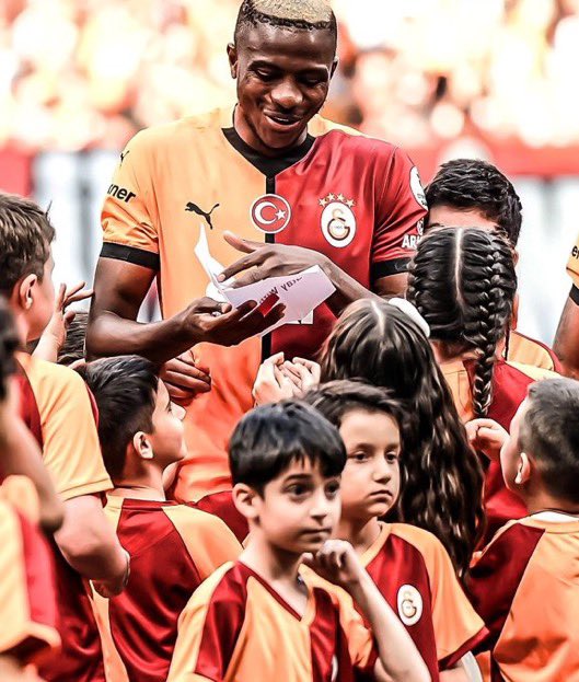 Bizi bırakıp gitme… <a href="/victorosimhen9/">Victor Osimhen</a> 

#StayWithUsOsimhen