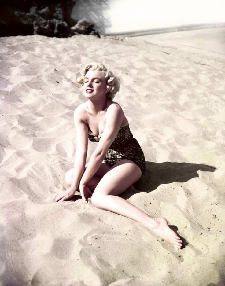 “People had a habit of looking at me as if I were some kind of mirror instead of a person. They didn't see me, they saw their own lewd thoughts, then they white-masked themselves by calling me the lewd one.”
  -Marilyn Monroe