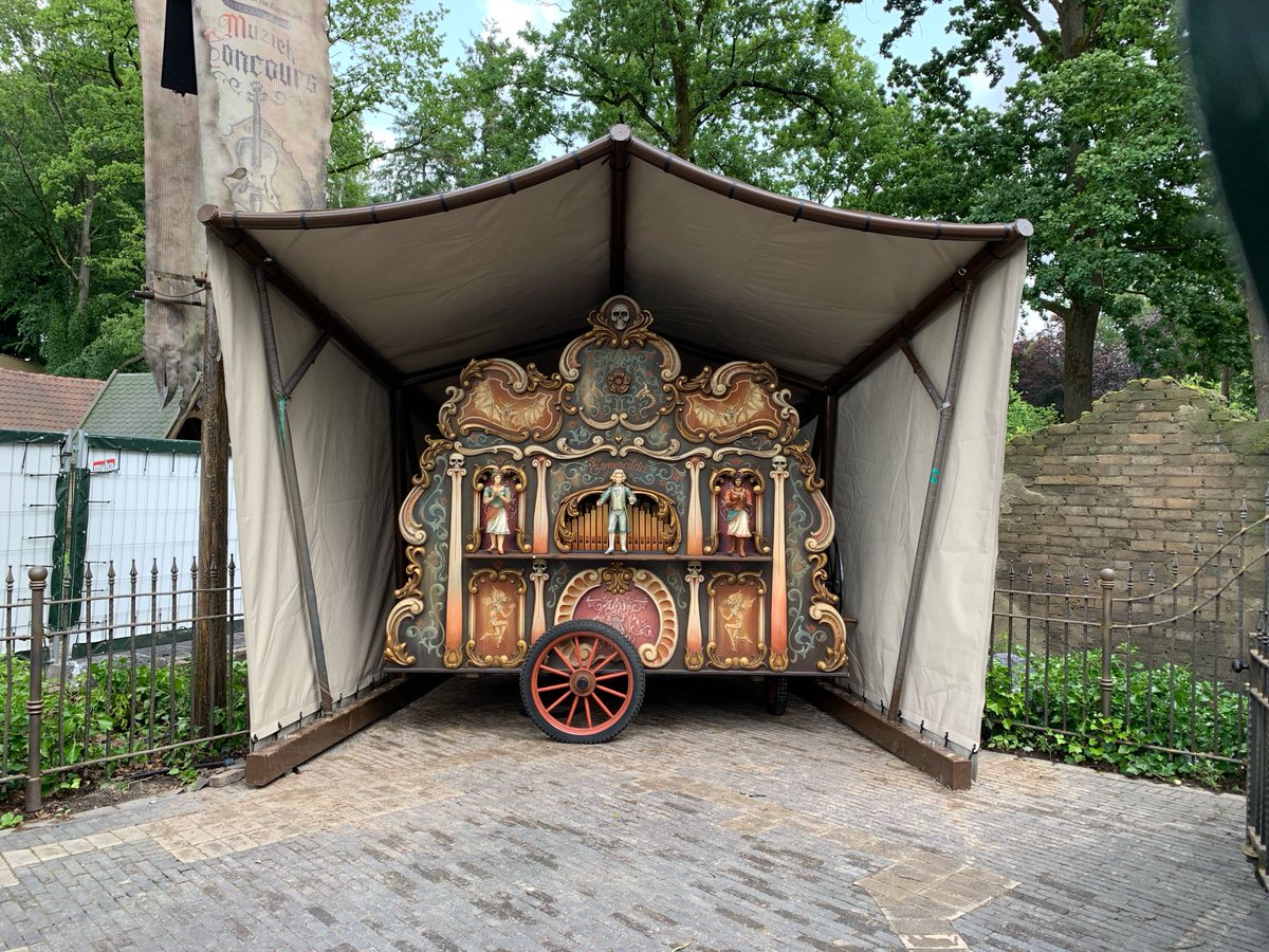 Coshira_'s tweet image. Nog een aantal foto’s van de tent bij Danse Macabre
#Efteling #DanseMacabre #Tent #Podium