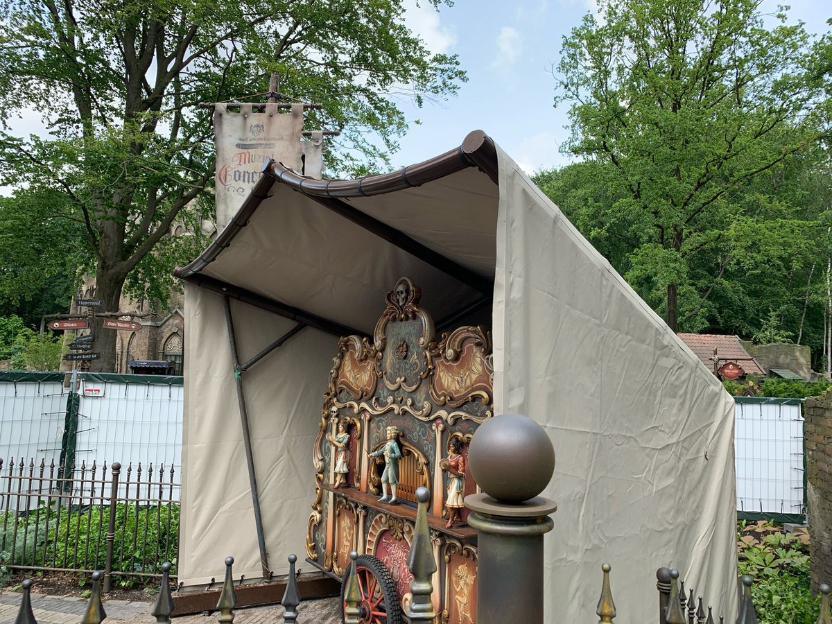 Coshira_'s tweet image. Nog een aantal foto’s van de tent bij Danse Macabre
#Efteling #DanseMacabre #Tent #Podium