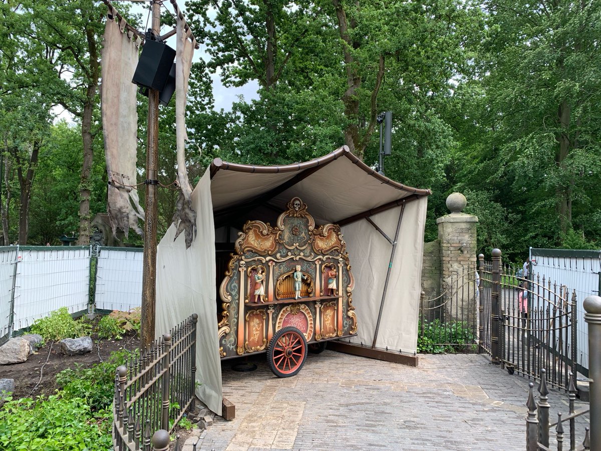 Coshira_'s tweet image. Nog een aantal foto’s van de tent bij Danse Macabre
#Efteling #DanseMacabre #Tent #Podium