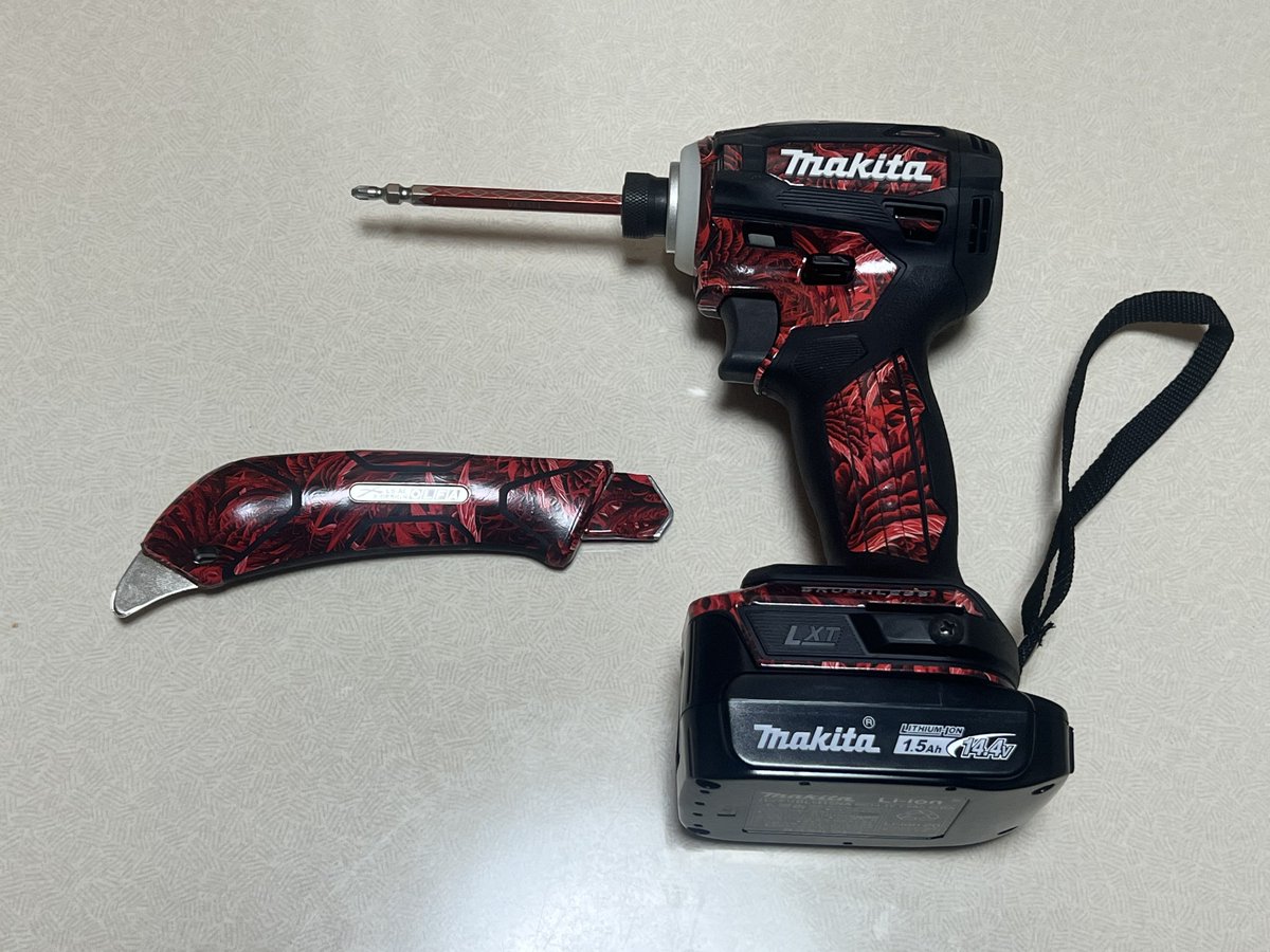 SKULD_YAHATAINU's tweet photo. 最近はラッピングに凝っている(´・Д・)」
#WRAPGRADE
#オルファ
#makita
#GENTOS https://t.co/FAFtF75Gsy