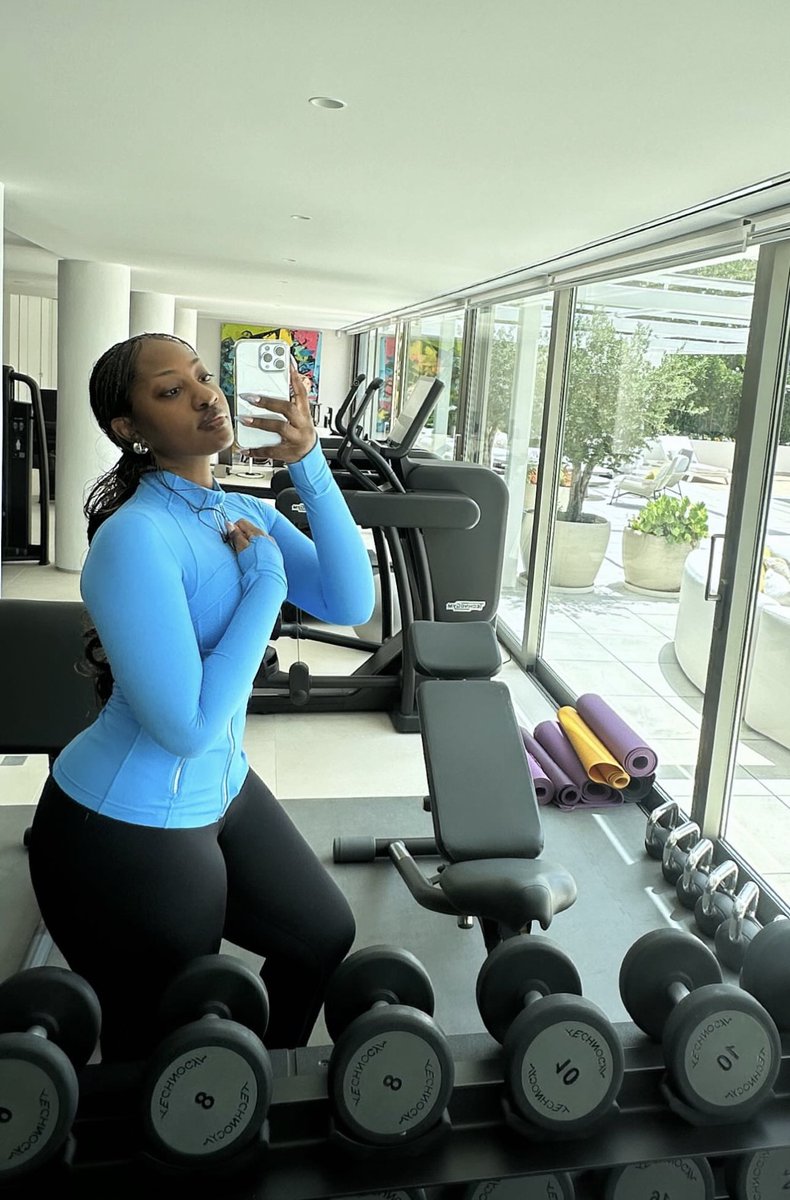 📸📸

Tems - decided to hit the gym