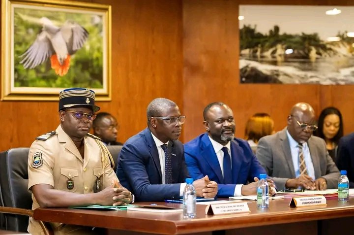 Une mission de l agence de notation financière  Moody's sejourne à Libreville  depuis ce 3 juin 2025. 
Moody's est une entreprise américaine spécialisée dans la gestion des risques  et des analyses financières.