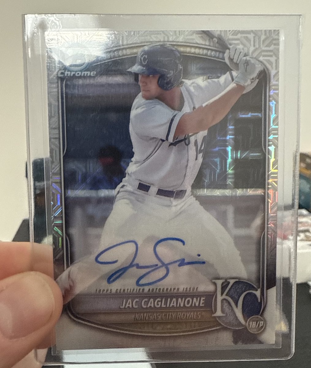 _SyKee's tweet image. Recent bowman Mega box sponsored by Wally World