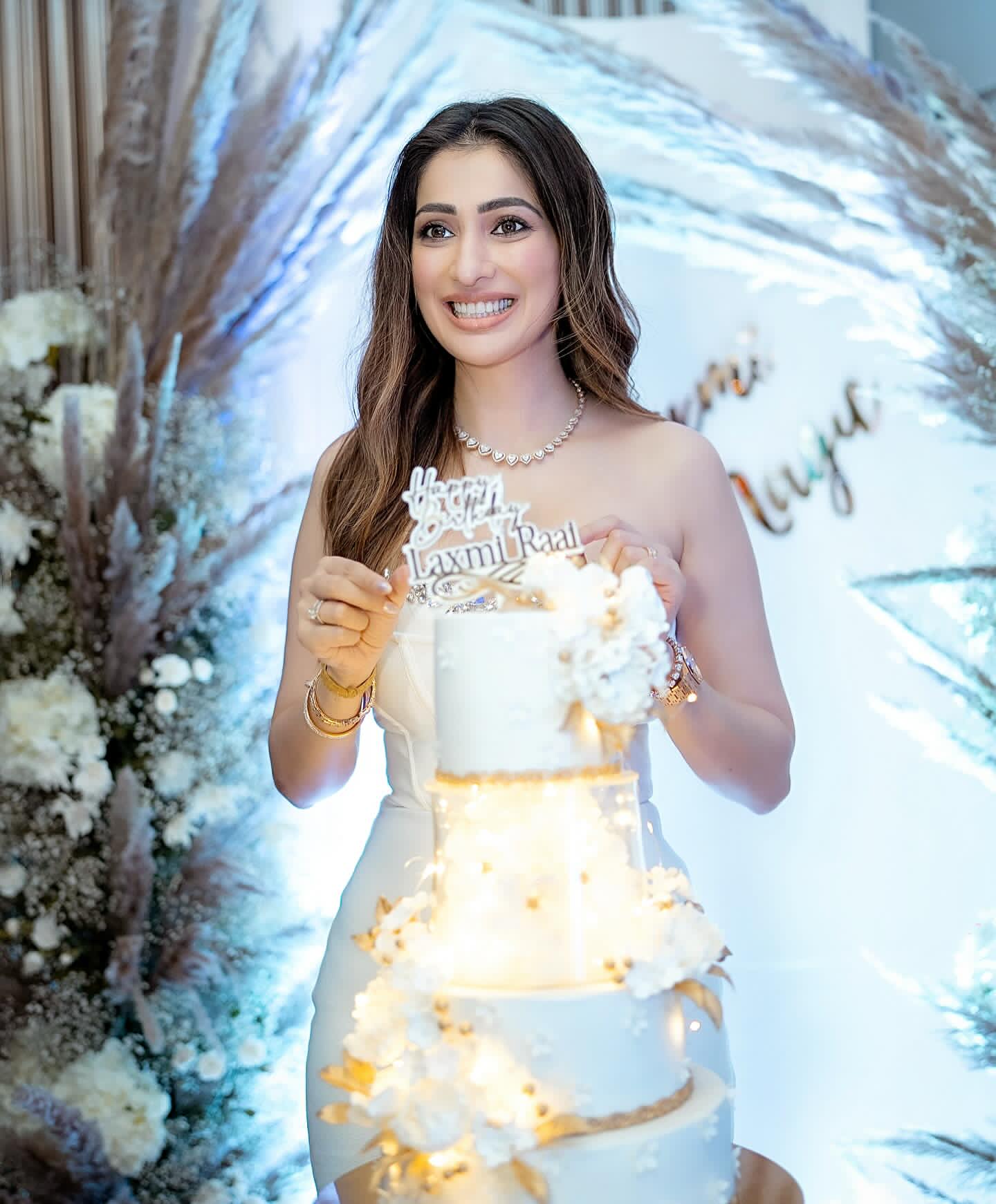 Gs7CrEvagAA0N9E?format=jpg&name=large