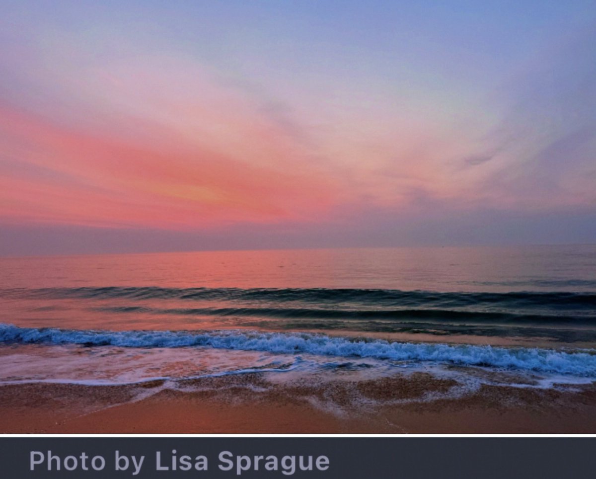 A spectacular start to the day today out on Block Island this morning! Shared through the eweather app. 

#seeweather #eweather