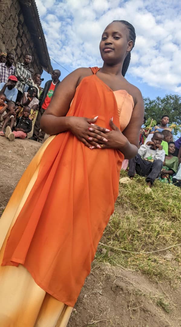 Mba ngize gutya mbwira umufotozi nti mfotora meze gutya 🥰