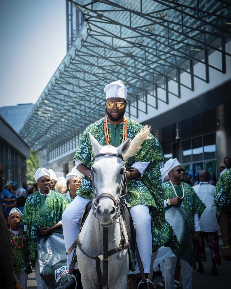 TheRealMolade's tweet photo. Crowns, culture, community.
Ojude Oba 2025 — alive and grand. 🎭👑
#ojudeoba
#ojudeoba2025 https://t.co/0nz8N4USuj