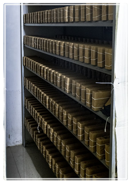 photos_dsmith's tweet image. #Tea is packed up and #drying in an #airtight store. #Blacktea is popular all over the #world and once its dry, it will be shipped out. #localproduce #teadrinkers #chinesetea #foodphotography #localbusiness #export #ThePhotoHour see more at darrensmith.org.uk