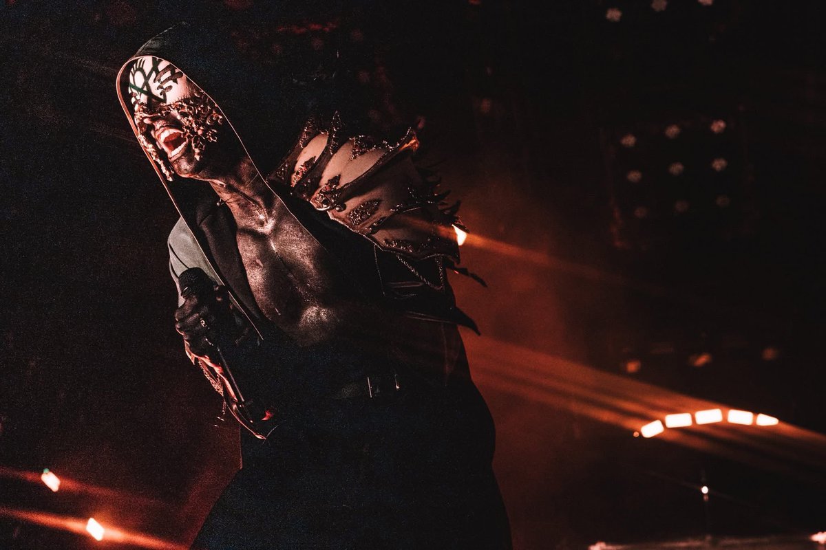 wear me out like Prada, Devil in my detail ✨

📸 adamrossi