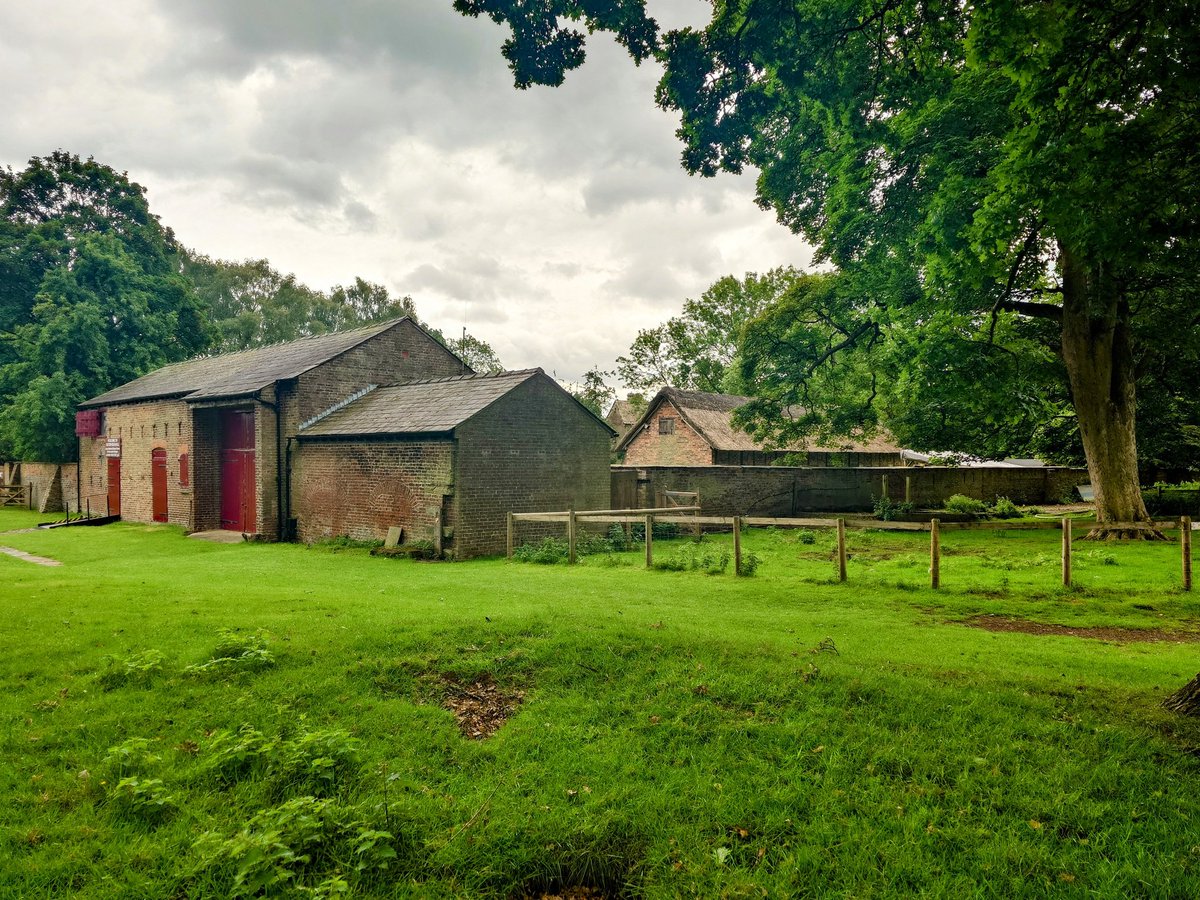MonicaCrimmins's tweet image. Luckily only the odd shower around Tatton park today. Beautiful place to visit ❤️ #Knutsford #Cheshire