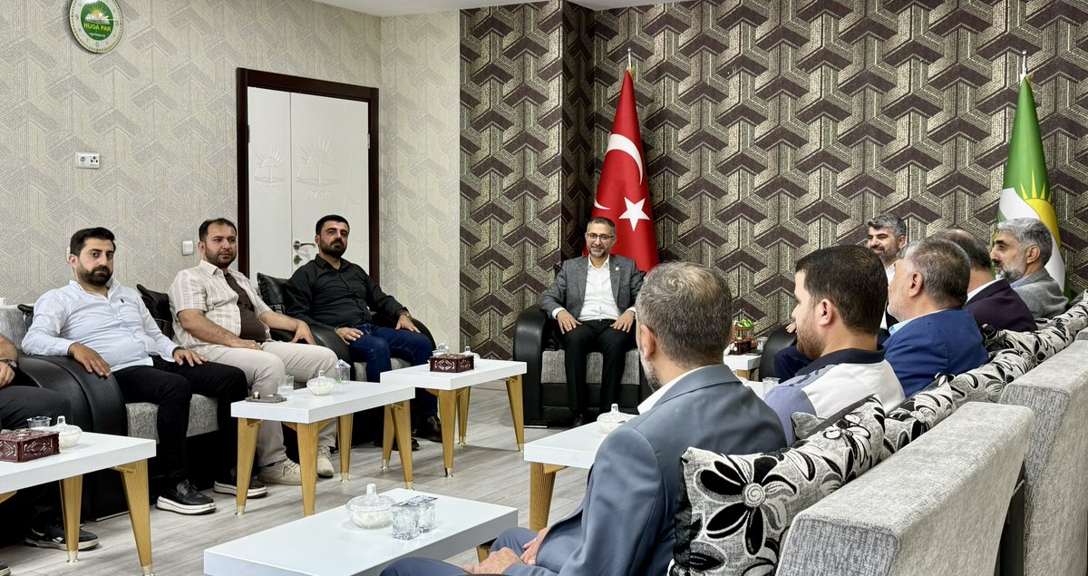 Saadet Partisi İl Başkanı Sayın Abdurrahman Ergin, #KurbanBayramı vesilesiyle Milletvekilimiz Sayın Faruk Dinç ve il yönetimimizi ziyaret etti.

Ziyarette karşılıklı bayramlaşılırken, Gazze gündemi başta olmak üzere yerel gündem ile alakalı da konuşuldu.