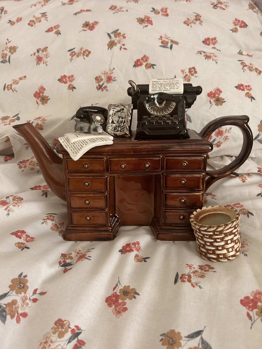 please take a moment out of your day to look at my typewriter desk teapot
