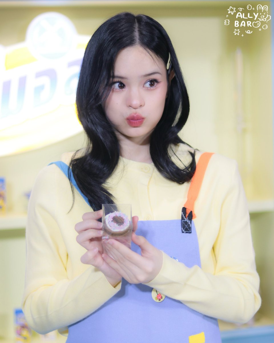 allybarofficial's tweet photo. [20250608] น้องแอลลี่กับงาน Dmalt x ALLY MACA-LONG-D 💙💛 

ขอบคุณทาง Dmalt ที่ทำให้ชาวโอนลี่ได้เจอพรีเซนเตอร์คนสวยนะคะ 🩵 

#AllyDmalt
#ALLY #ALLYsONLY #allynitibhon #แอลลี่ https://t.co/3xJHRPSWQK