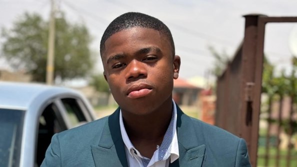 [BREAKING NEWS] Police sergeant detained in connection with the disappearance of 19-year-old Kamogelo Baukudi.

#Newzroom405