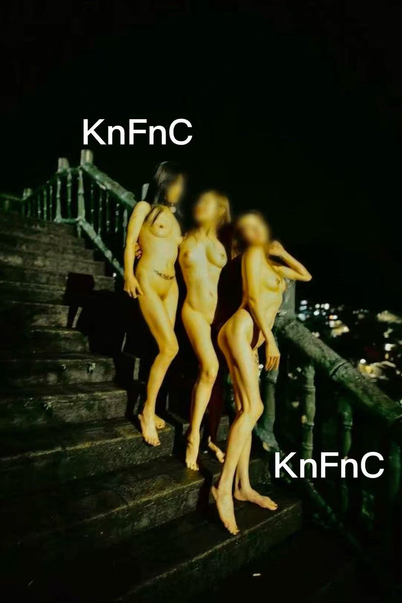 外露也可以玩得很挑戰:  

遇到同樣喜歡挑戰大膽外露的 <a href="/nudedoorcp0420/">K&M</a> 實在是非常開心. 無話不聊後彼此也商量著要挑選個優美的地方一起挑戰一下戶外全裸.

兩個男人花了不少時間探勘及選拍攝景點, 而女孩們在室內則是很努力的排演, 確保能用最短時間來完成這個挑戰. 三個女生練習快速穿脫, 擺拍姿勢,