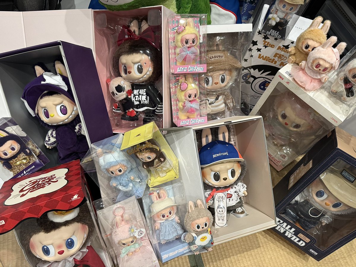 Amelie (@ameliena517) on Twitter photo Welcome to my #LABUBU Kingdom. Heard #LabubuVans are the "Bitcoin of collectibles" 💰—
Rare, iconic & hodl-worthy! 🚀
<a href="/labubufans/">Labubu Fans</a> <a href="/kasinglung/">kasing lung</a> #CryptoCollectibles #DesignerToys #labubuVans Welcome to my #LABUBU Kingdom. Heard #LabubuVans are the "Bitcoin of collectibles" 💰—
Rare, iconic & hodl-worthy! 🚀
<a href="/labubufans/">Labubu Fans</a> <a href="/kasinglung/">kasing lung</a> #CryptoCollectibles #DesignerToys #labubuVans