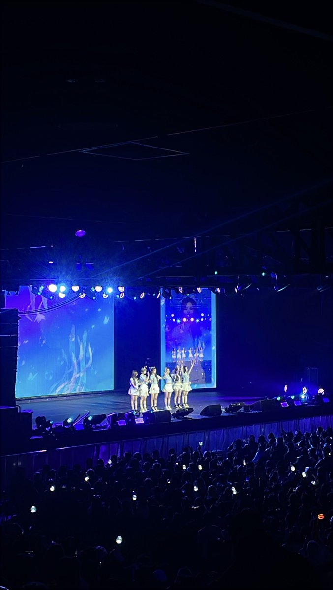 mayooyeon's tweet photo. had so much fun tonight 🥹🥹 so lucky to see the girls again 😭
#NMIXX #NMIXXinSydney #NMIXX_LAB https://t.co/MSEzPqUCpc