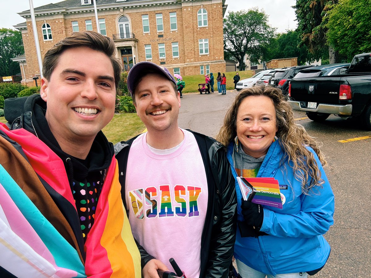 Happy Pride Prince Albert! 🏳️‍🌈🏳️‍⚧️

So happy to join the Prince Albert community yesterday for the annual Pride parade and festival, rain or shine. 

Even if we were a little damp, no one is complaining about the rain!