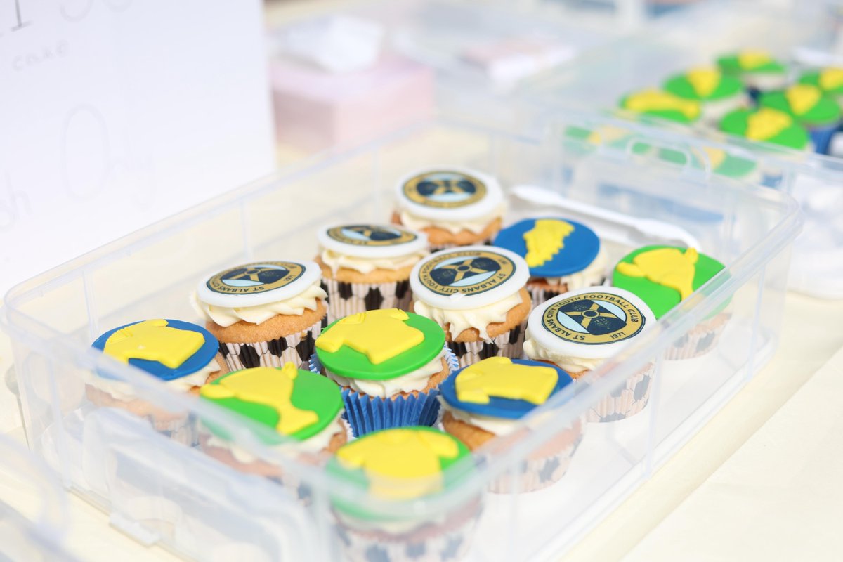 🧁 Cupcakes available this afternoon! 

😍 We’ve got some wonderful cupcakes available to buy this afternoon! 

#CityYouthFamily