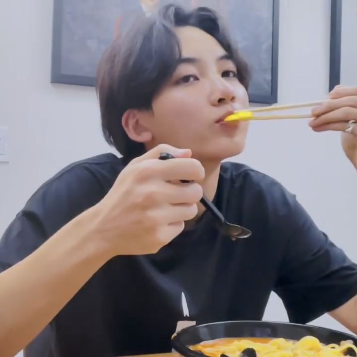 ENFP_XL's tweet image. 밥이나 먹자요 언제와...너무 보고싶음..