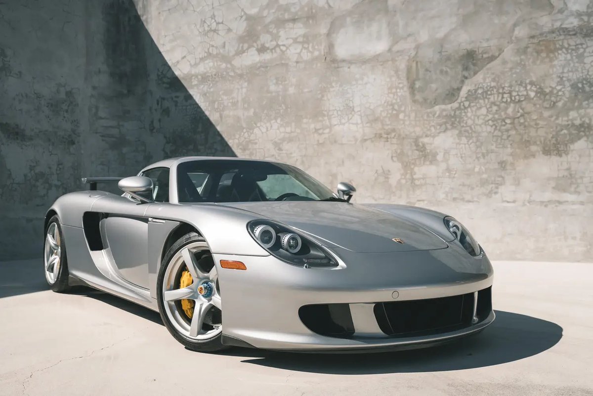 0xRemiHaus's tweet image. Beauty is not 10 years old, it’s 22