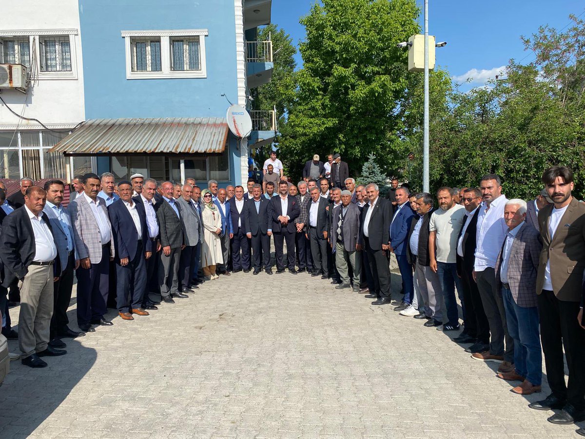 Milletvekilimiz, İl Başkanımız ve teşkilatımız ile birlikte #KurbanBayramı programımıza üçüncü gününde de devam ettik. 

Malazgirt ve Bulanık İlçelerimizle beraber Rüstemgedik, Yoncalı, Uzgörür ve Erentepe Beldelerimizi ziyaret ederek, hemşehrilerimizle bayramlaştık.