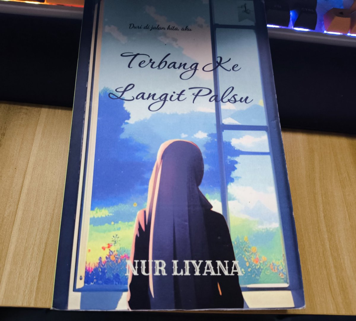 <a href="/nrliyanazn/">Dah Ada Novel Maid Maiden?</a> Jujurnya buku ni pun dah ada konsep dan idea yang power jugak. Berani pulak tu tulis cerita luar kotak. Semoga tak kalah awal, dan bersemangat tulis cerita luar kotak lg. Pasaran sekarang perlukan cerita mcm ni lg bnyk, sbb skrang tepulah cerita SoL 😅