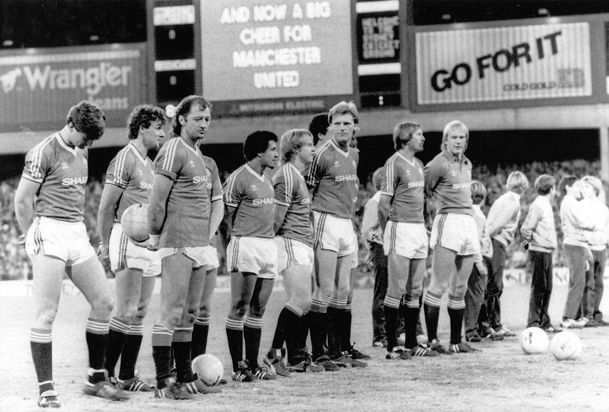 Manchester United including guest players Frank Worthington and Tommy Hutchison prior to a friendly with Juventus at the SCG in Sydney, Australia 6th June 1984