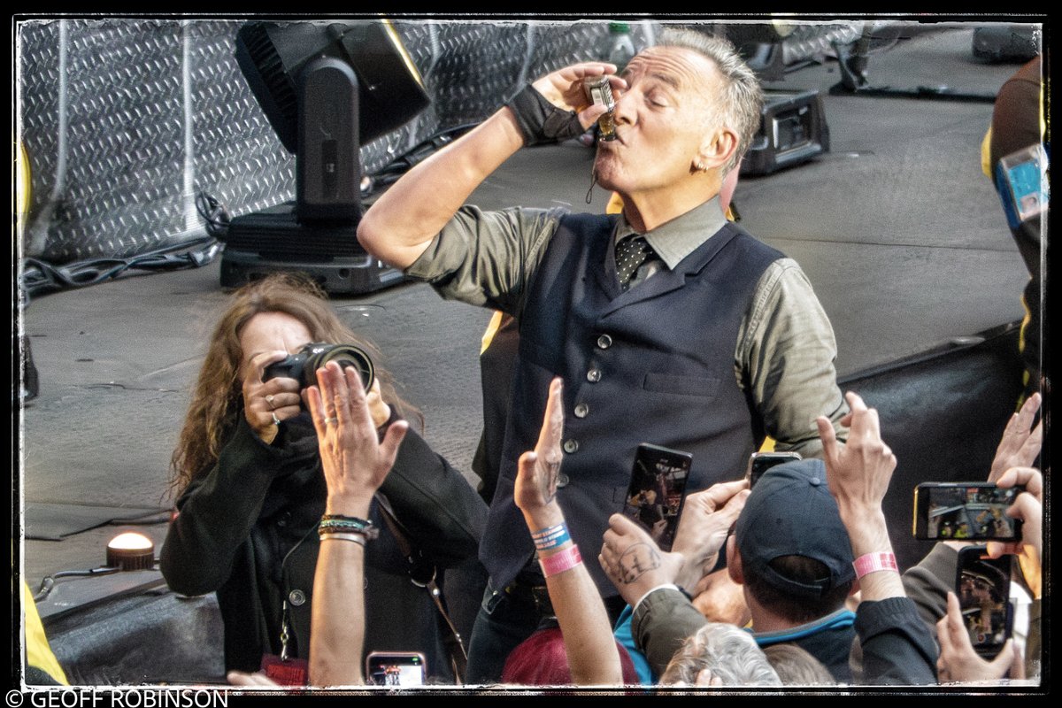 Geoff Robinson tweet media