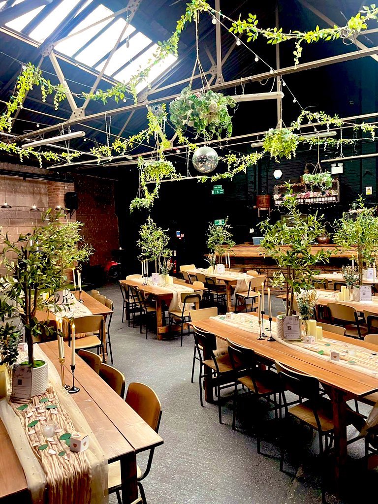 MurphysGin's tweet photo. Another day, another wedding… 👰 🤵 How good does this look 👀 #wedding #partytime #murphysdistillery https://t.co/uYLV3HqOYZ