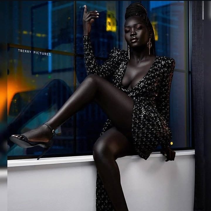 Olasunkanmidamy's tweet photo. GRACE IN THE DARK
A OLASUNKANMI OLUWADAMILOLA POEM
Inspired by Nyakim Gatwech - Sudanese Model
#myrootmypower
#ojudeoba
#Blackisbeautiful
#blackisking https://t.co/KLr5sHQBIl