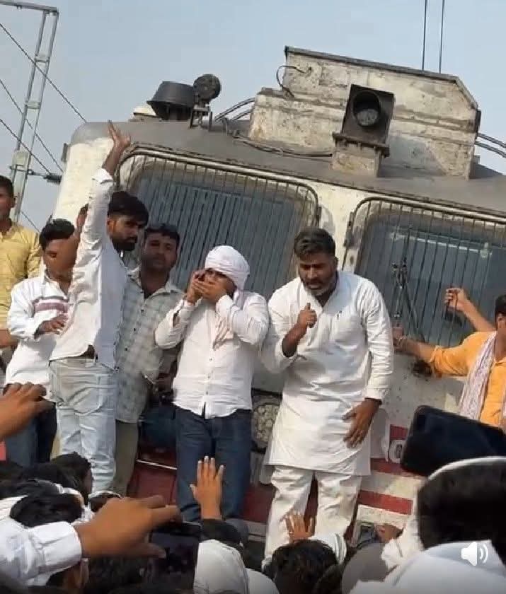 समाज में ऐसे नेताओं की बहुत आवश्यकता है।
<a href="/atulpradhansp/">Atul Pradhan</a>
