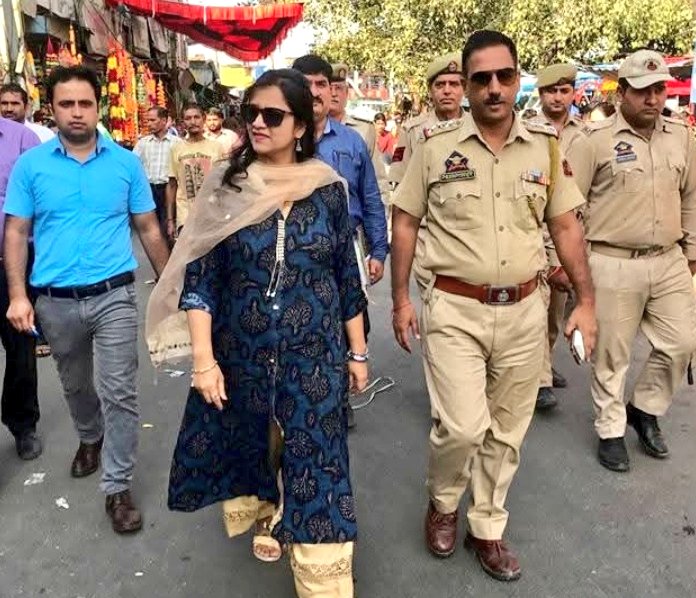 𝐑𝐨𝐜𝐤𝐞𝐲 𝐑.𝐏𝐚𝐧𝐝𝐢𝐭𝐚-J&K💙 (@rockeypanditajk) on Twitter photo जन्मदिवस की हार्दिक बधाई एवं शुभकामनाएँ , मेरी छोटी बहन <a href="/sunaina1977/">SUNAINA SHARMA MEHTA JKAS</a> Ji को । ईश्वर आपको हमेशा स्वस्थ और दीर्घायु प्रदान करें । 🎉🎂🙏....
<a href="/Sandeepmehta075/">Sandeep Mehta</a> Ji जन्मदिवस की हार्दिक बधाई एवं शुभकामनाएँ , मेरी छोटी बहन <a href="/sunaina1977/">SUNAINA SHARMA MEHTA JKAS</a> Ji को । ईश्वर आपको हमेशा स्वस्थ और दीर्घायु प्रदान करें । 🎉🎂🙏....
<a href="/Sandeepmehta075/">Sandeep Mehta</a> Ji