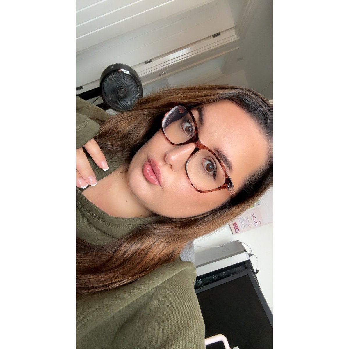 ChelsieHun_'s tweet image. Another day another selfie