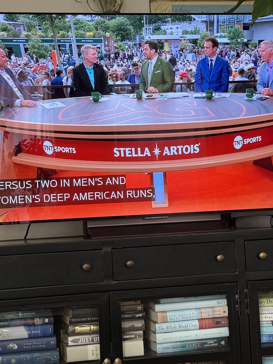 nancyjones's tweet photo. @tntsports @tntsports are you managed my a bunch of white men? women’s final yesterday desk of
women (almost all white) anchored by a man. match call anchored by a man. today’s desk all white men. match call more
white men. @rolandgarros started paying equal purses in 2006. #RolandGarros25 https://t.co/wGnriD9qrg