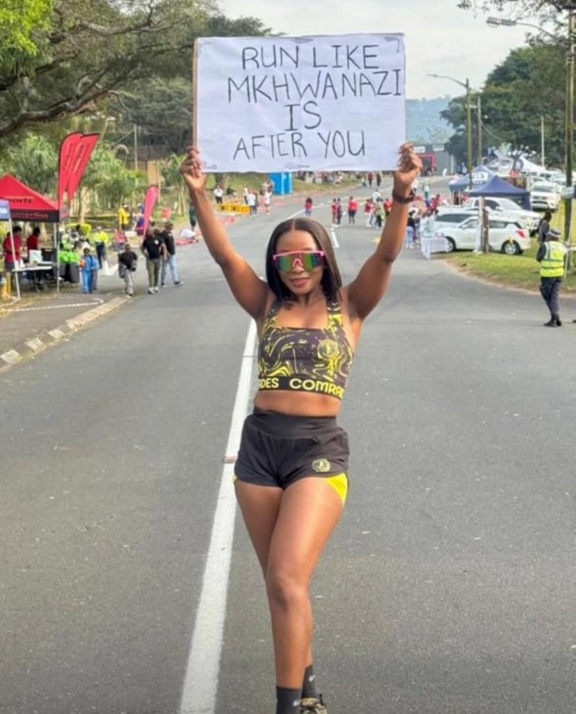 Thandokuhle Nxumalo (@guzluvdelux) on Twitter photo 🤣🤣🤣🤣 basically run for dear life…. And make sure <a href="/DasenThathiah/">Dasen Thathiah</a> doesn’t report about U..😅 🤣🤣🤣🤣 basically run for dear life…. And make sure <a href="/DasenThathiah/">Dasen Thathiah</a> doesn’t report about U..😅