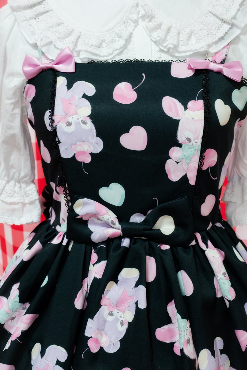 MAKIさん <a href="/MAKI_Candy_/">MAKI | イラストレーター</a>  Chalmiereさんコラボのお洋服無事Get🖤
色はホワイトと悩んでブラックに🩷ピンクやミントブラウスと合わせても雰囲気変わって可愛いだろうなぁ💚✨
キュートなくまちゃんうさちゃんが本当にかわいい😍❤️ 
#シャルミエール #Chalmiere