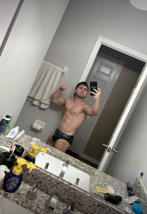 3'11 dwarf king tweet media