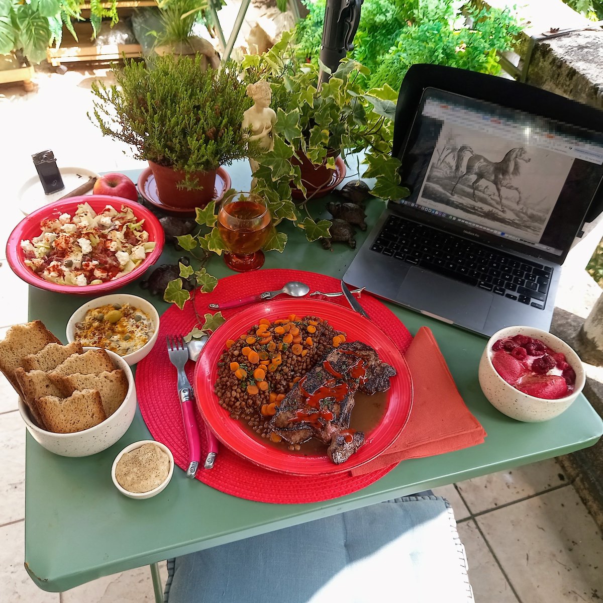 FrancAller_info's tweet image. Après la bringue... des biscottes ☝️

#Detox
#Régime 
#MiamTime 
#UnCorpsDAthlète 

* Oui, le reflet bizarre sur la 'tite tranche de foie... J'ai pas photographié mon gros doigts gourd appuyé sur l'objectif, c'est déjà ça, hein.
#NanMéHo